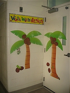 hallwaytrees.jpg